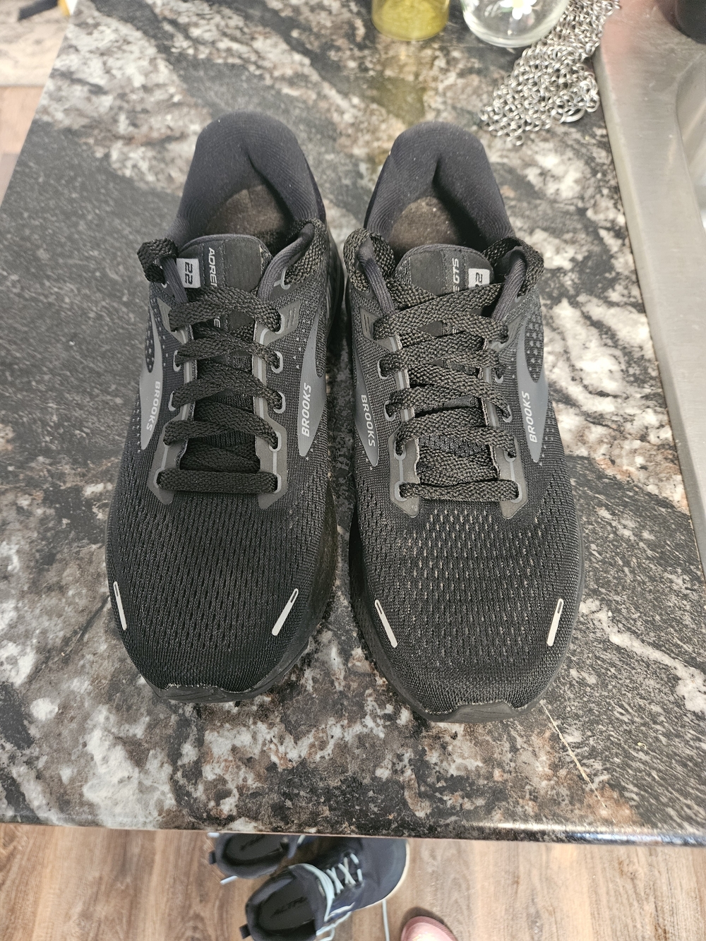 Brooks Men's Black Adrenaline GTS 22 Running Shoes 7.5M